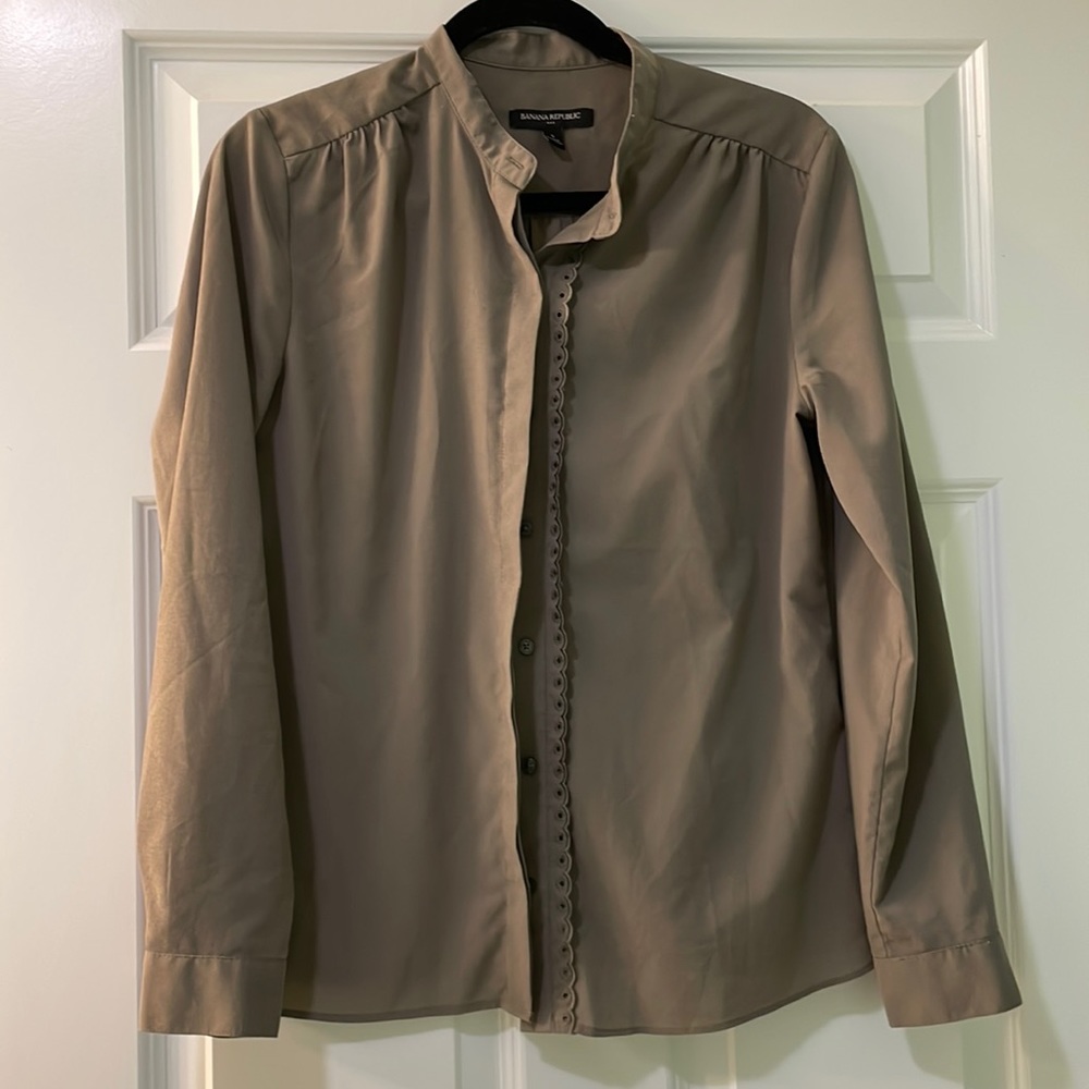 Banana Republic women’s blouse